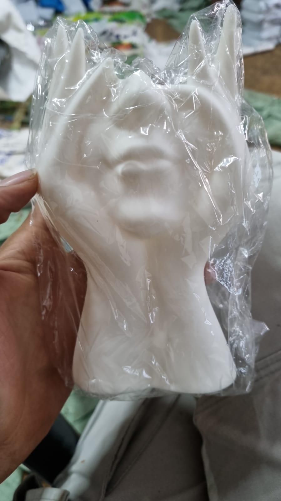 Aesthetic Ceramic Face Vase – Glossy Modern Decorative Flower Pot for Home & Office